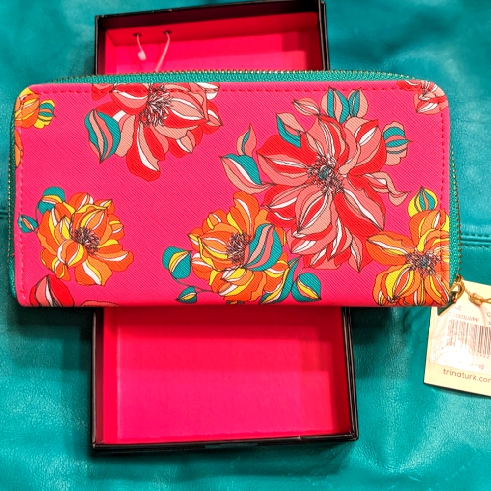 Trina Turk Vibrant Pink Floral Cardholder Wallet. NWT